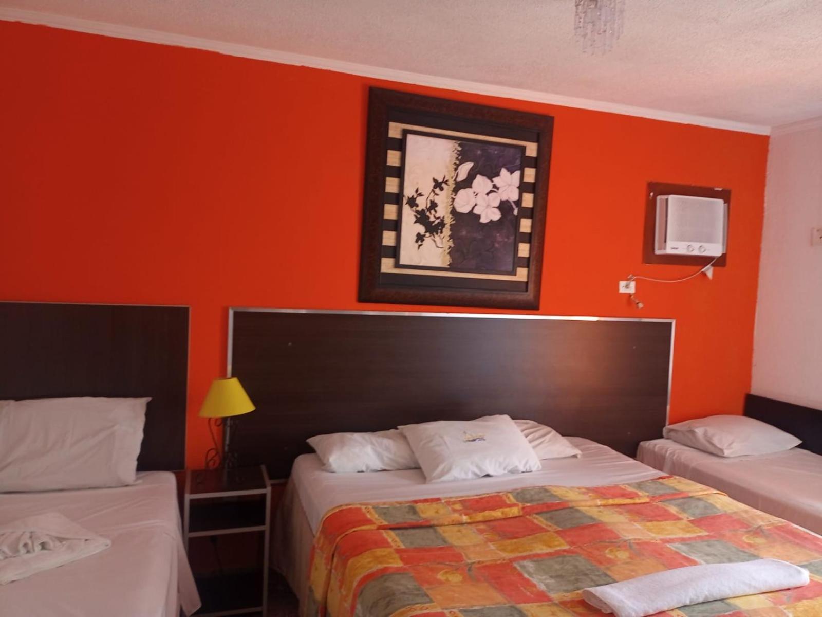 Asturias Praia Hotel Гуаружа Екстериор снимка